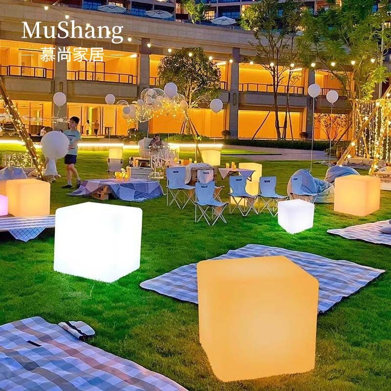 Outdoor moon lamp courtyard bar restaurant door rooftop camping waterproof moon lamp planet floor lamp