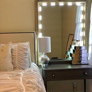 Top selling Led Hollywood Makeup Beauty Mirror 9 Light Bulbs Vanity Mirror Dimmable Cosmetic Smart Mirror